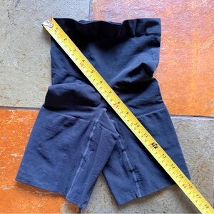 Spanx black small petite tummy control leg shorts preloved